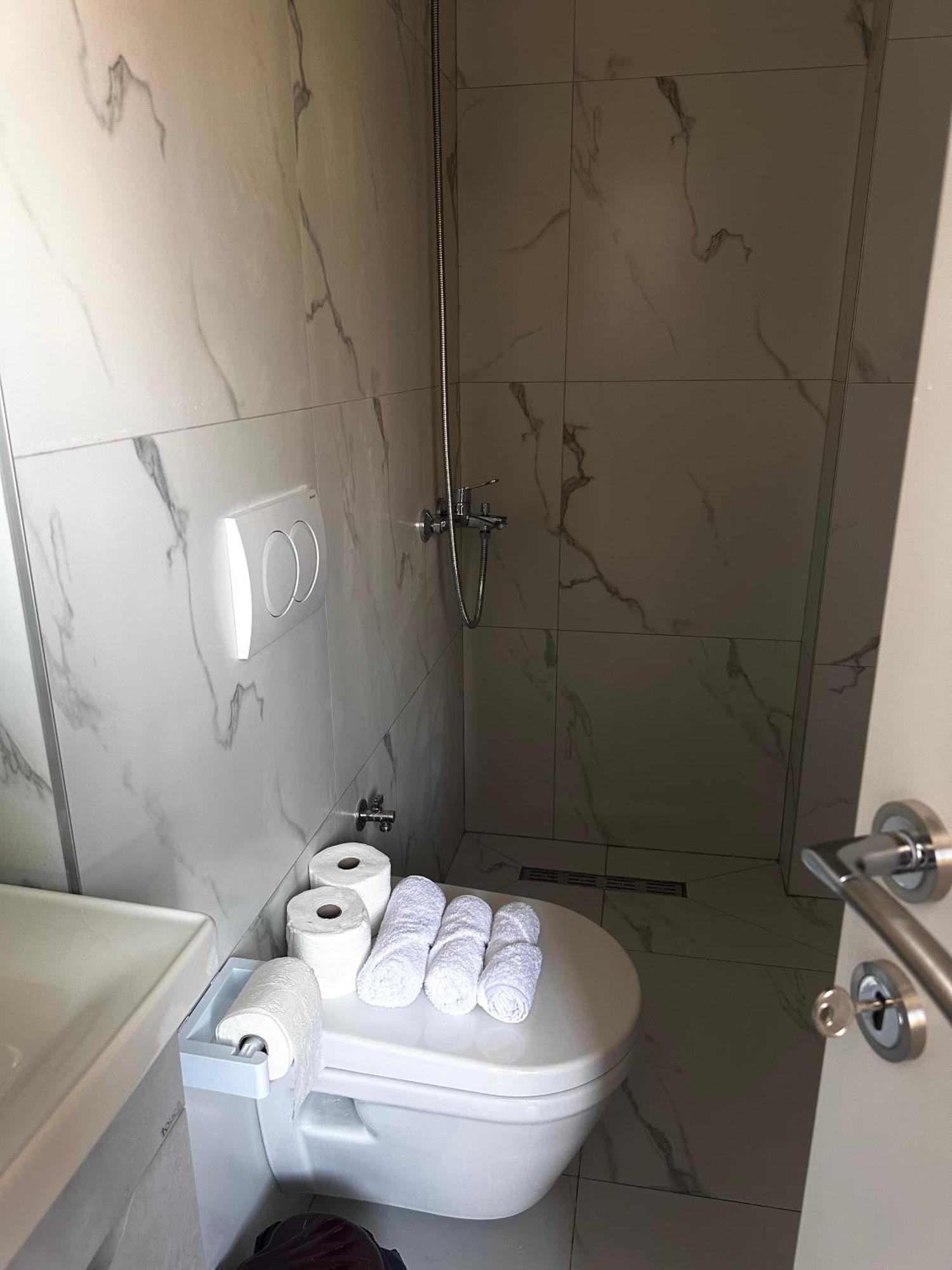 Tirana Apartment Center Jon Eksteriør billede